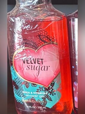 Shea & Vitamin E Shower Gel — Pink Red